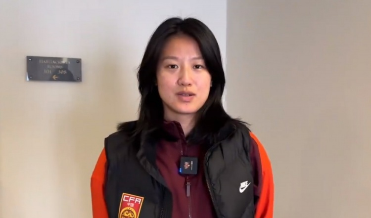  汪琳琳：范迪克是我的偶像和目標(biāo)，希望變成他那樣全面的中后衛(wèi)