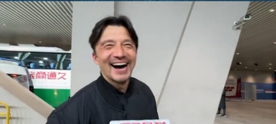  帶孩子和帶球隊(duì)哪個(gè)更累？謝暉笑言：都累，但帶孩子更累