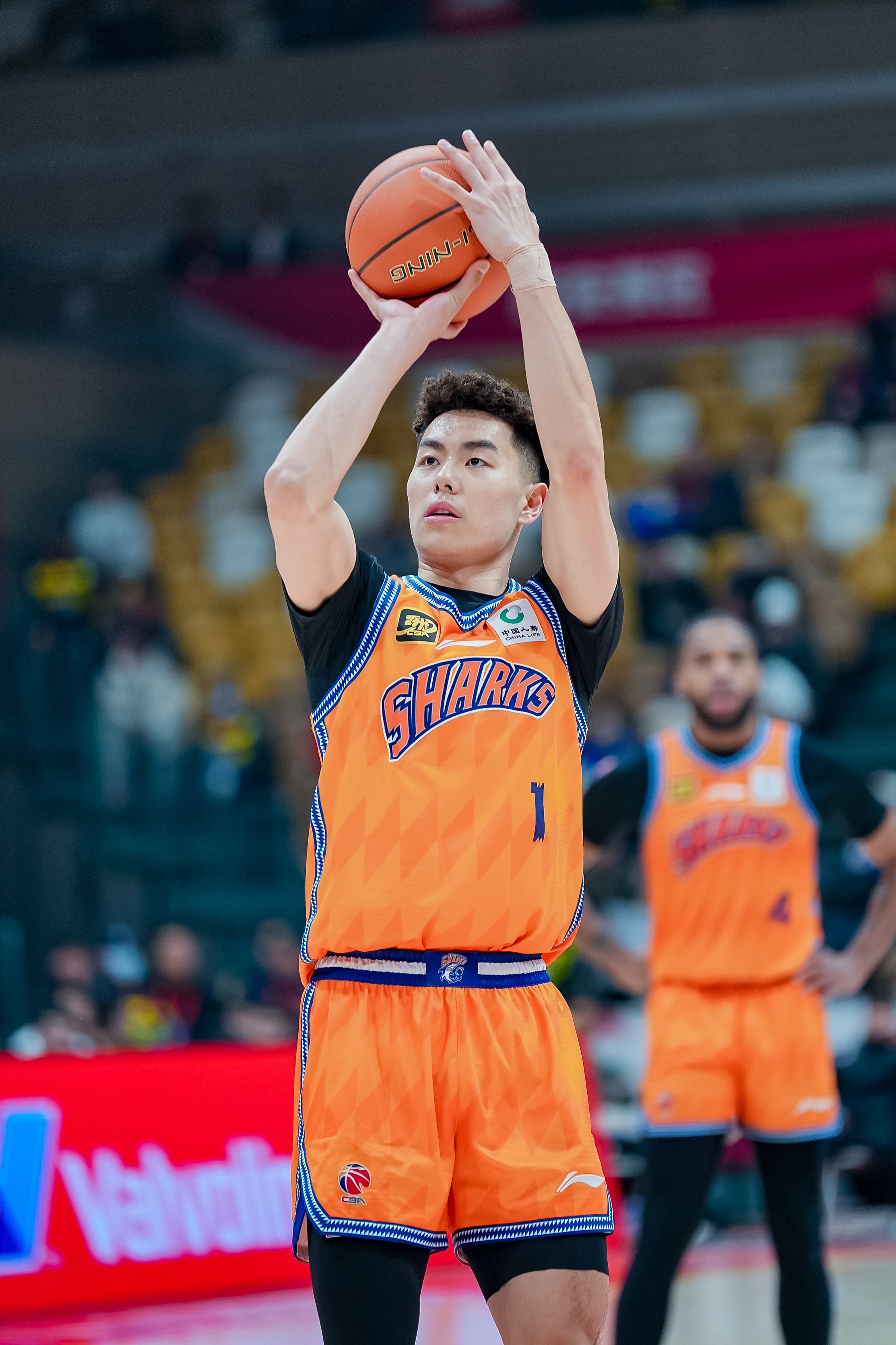  相當(dāng)高效！李添榮10中7&三分7中4拿全隊并列最高18分