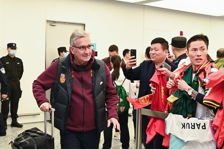  蘇媒：國足仍有爭第二希望，但真的不能再“守”下去了